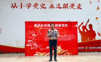 辛巴徒弟直播间把棉衣充当羽绒服售卖，该名主播的行为是否涉嫌违法？